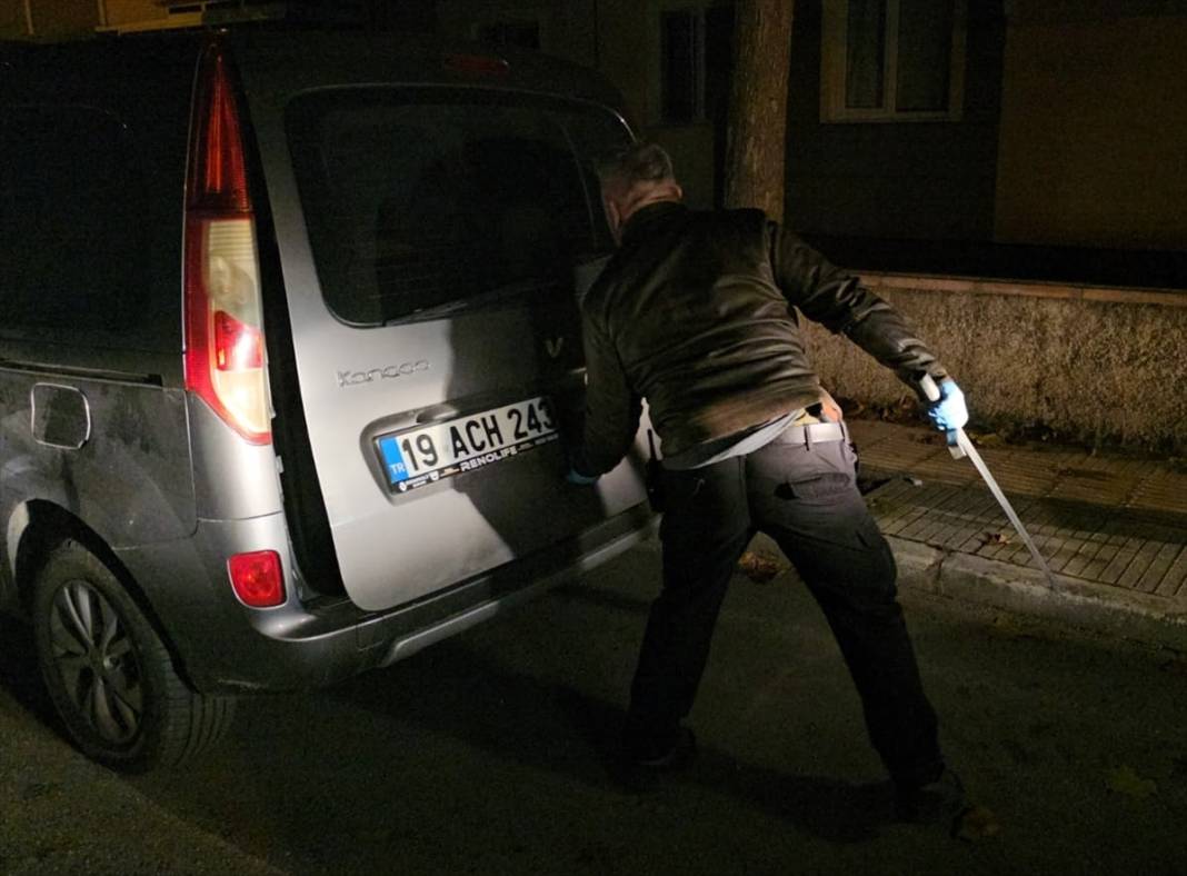 Arkadaşını evine çağırıp kılıç çekti! Rehine operasyonu 2 saat sürdü 4